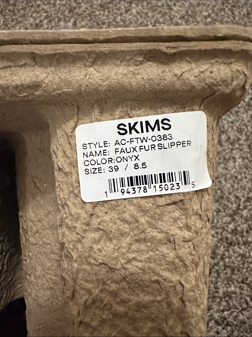 SKIMS Black Fuzzy Slide Slippers - Picture 6 of 6
